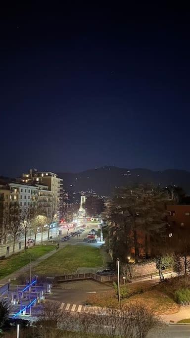 Luxury Apartment With View Como Luaran gambar